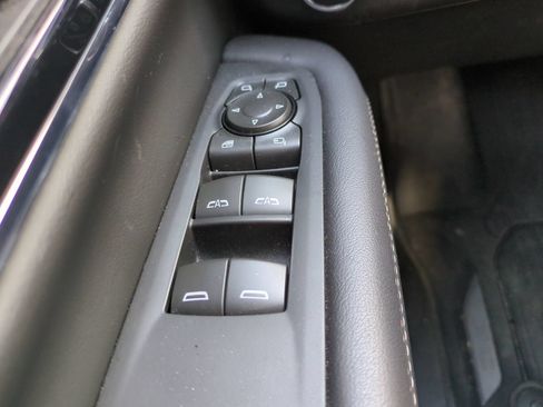 Used 2025 GMC Yukon Elevation AWD/4WD image 25