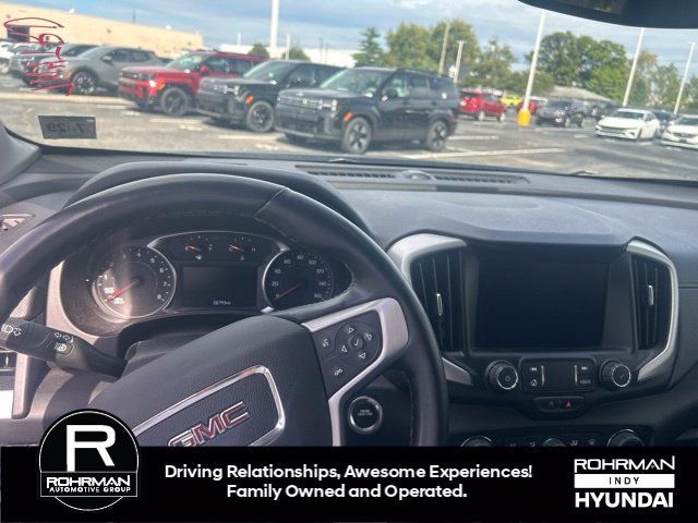 Used 2024 GMC Terrain SLT AWD/4WD image 12