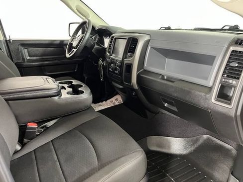 Used 2019 RAM 1500 Express w/ Express Value Package AWD/4WD image 39