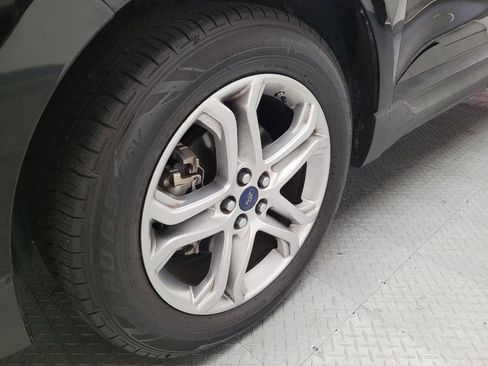 Used 2018 Ford Edge Titanium FWD image 31