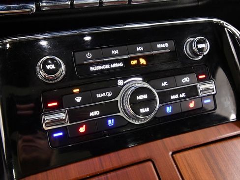 Used 2020 Lincoln Navigator Reserve w/ Equipment Group 208A image 30