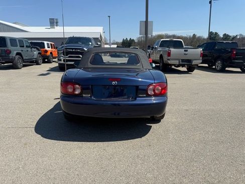 Used 2003 MAZDA MX-5 Miata image 7