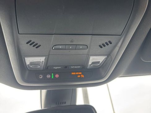 Used 2023 Buick Enclave Essence image 22