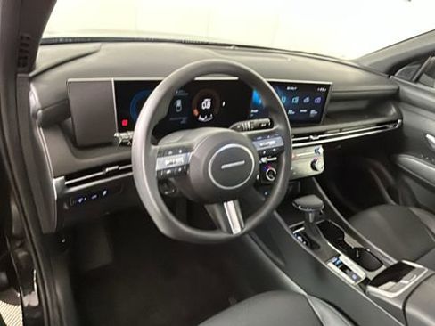 Certified 2025 Hyundai Santa Cruz SEL FWD image 14