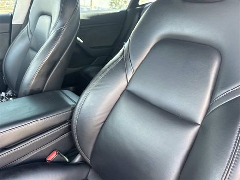 Used 2021 Tesla Model 3 Performance image 19