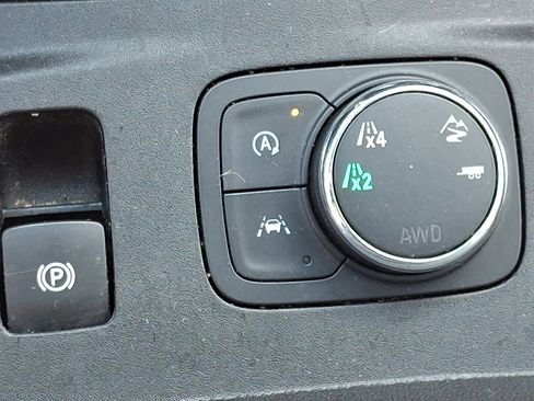 Used 2023 Chevrolet Traverse LT w/ LPO, Floor Liner Package image 27