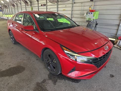 Used 2022 Hyundai Elantra SEL FWD image 4