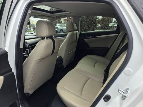 Used 2018 Honda Civic Touring image 5