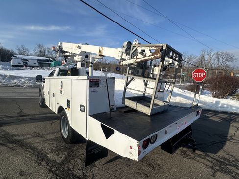 Used 2017 Ford F550 2WD Regular Cab Super Duty image 11