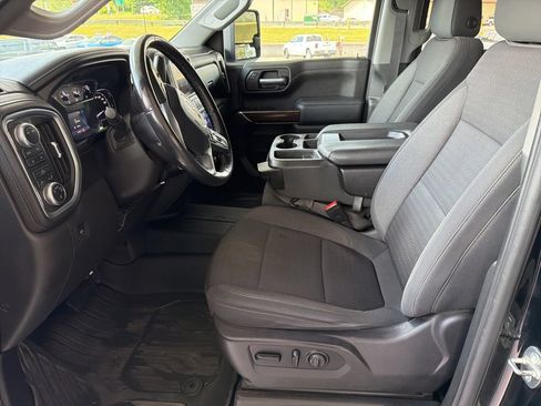 Used 2021 GMC Sierra 1500 SLE w/ X31 Off-Road Package AWD/4WD image 11