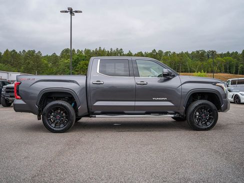 Used 2022 Toyota Tundra Limited w/ TRD Off-Road Package AWD/4WD image 10