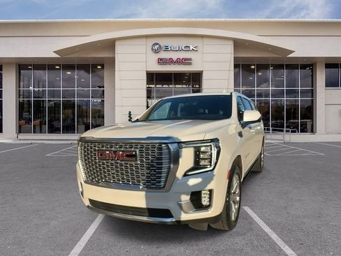 Used 2022 GMC Yukon XL Denali image 5