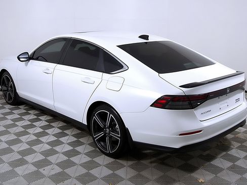 Used 2023 Honda Accord Sport image 9