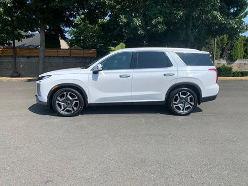 Used 2024 Hyundai Palisade SEL w/ Premium Package AWD/4WD image 2