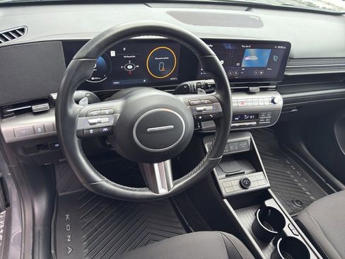 Used 2025 Hyundai Kona SEL image 18