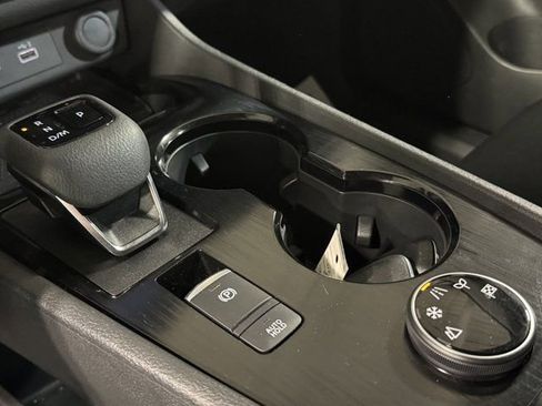 Used 2023 Nissan Rogue S AWD/4WD image 14