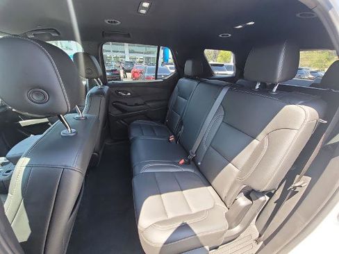 Used 2023 Chevrolet Traverse LT FWD image 23