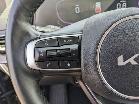 Certified 2025 Kia Sportage EX image 29