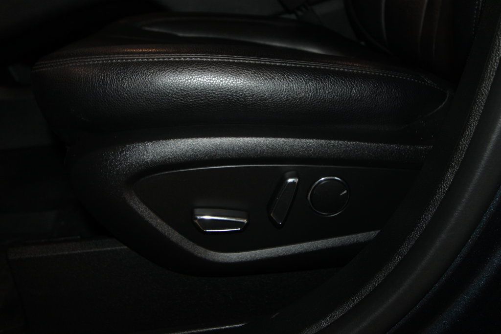 Used 2023 Lincoln Nautilus AWD w/ Premium Package image 7