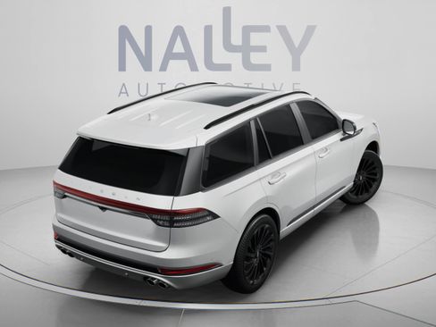 Used 2024 Lincoln Aviator AWD w/ Premium Package image 4