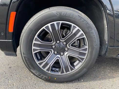 Used 2024 Jeep Wagoneer Series II image 23