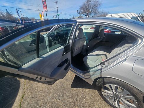 Used 2013 Honda Accord LX image 31