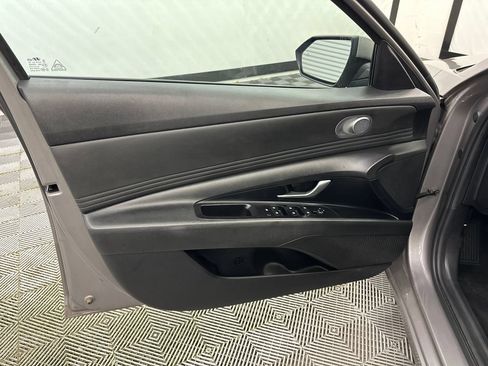 Used 2021 Hyundai Elantra SEL w/ Convenience Package FWD image 10
