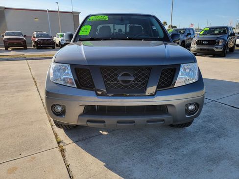 Used 2020 Nissan Frontier SV w/ Midnight Edition Floor Mats image 8