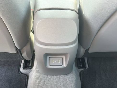 Used 2024 Hyundai Elantra SEL FWD image 30