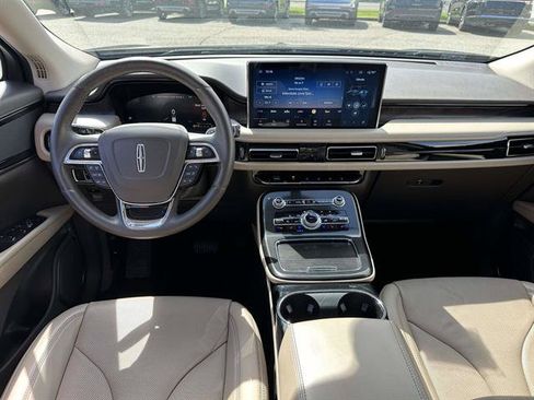 Used 2022 Lincoln Nautilus Reserve AWD/4WD image 33
