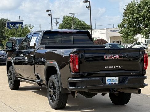 Used 2022 GMC Sierra 3500 Denali w/ Denali Black Diamond Edition AWD/4WD image 5