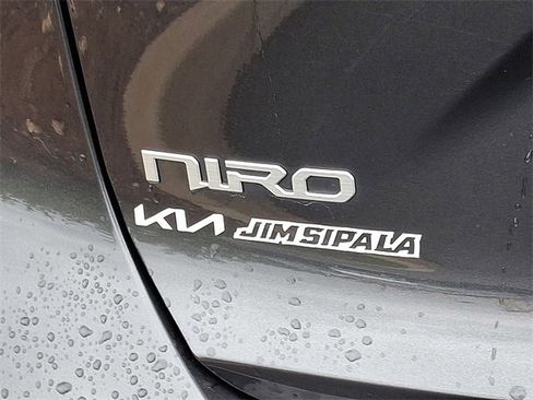 Used 2023 Kia Niro EX image 29