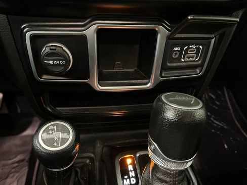 Used 2022 Jeep Gladiator Sport AWD/4WD image 22