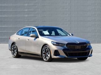 Used 2025 BMW i5 xDrive40 video 1