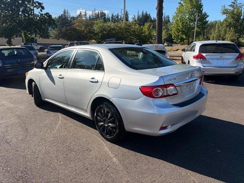 Used 2011 Toyota Corolla LE FWD image 5