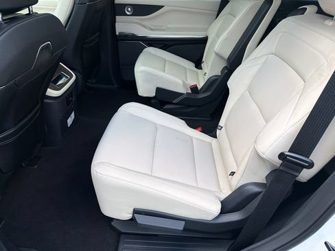 New 2027 Lincoln Navigator Reserve AWD/4WD image 22