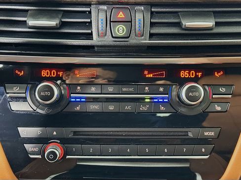 Used 2019 BMW X6 xDrive35i w/ M Sport Package image 16