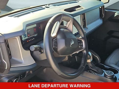 Used 2024 Ford Bronco Outer Banks AWD/4WD image 2