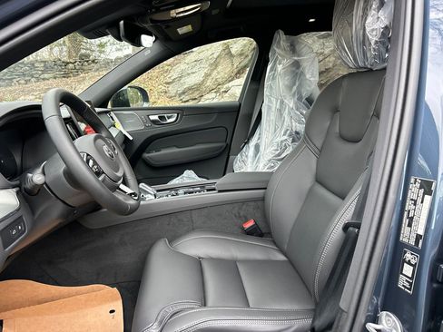 New 2026 Volvo XC60 T8 Ultra w/ Protection Package Premier AWD/4WD image 10
