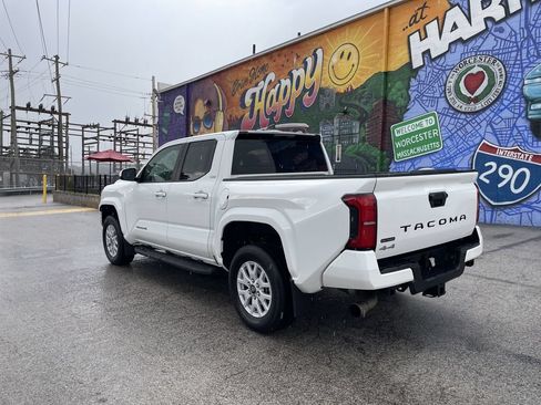 Used 2024 Toyota Tacoma SR5 AWD/4WD image 3