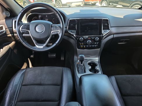 Used 2021 Jeep Grand Cherokee Laredo X RWD image 16