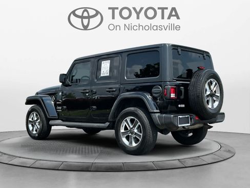 Used 2021 Jeep Wrangler Unlimited Sahara AWD/4WD image 3
