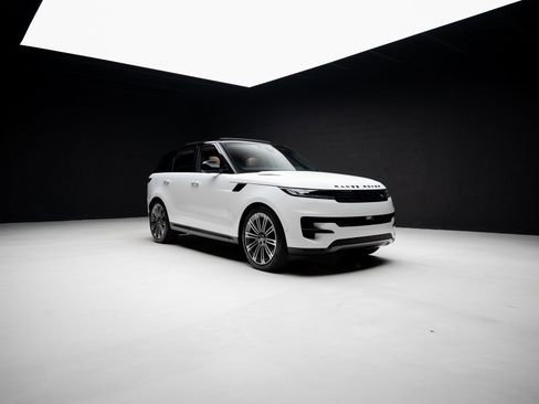 Used 2024 Land Rover Range Rover Sport SE image 81