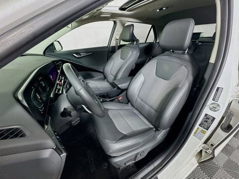 Certified 2023 Kia Niro EX Touring image 21
