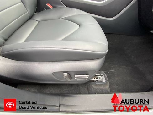 Certified 2024 Toyota Highlander XLE AWD/4WD image 19