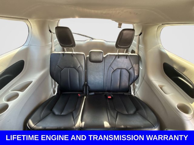 Used 2024 Chrysler Pacifica Touring-L FWD image 19