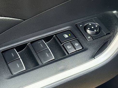 Used 2025 Toyota RAV4 XLE AWD/4WD image 20