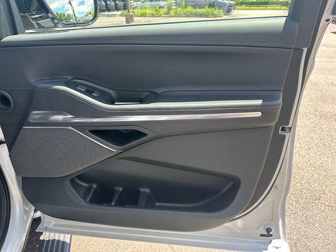 New 2026 Lincoln Navigator Reserve AWD/4WD image 15