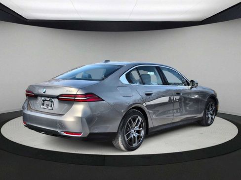 Used 2026 BMW 530i xDrive AWD/4WD image 8