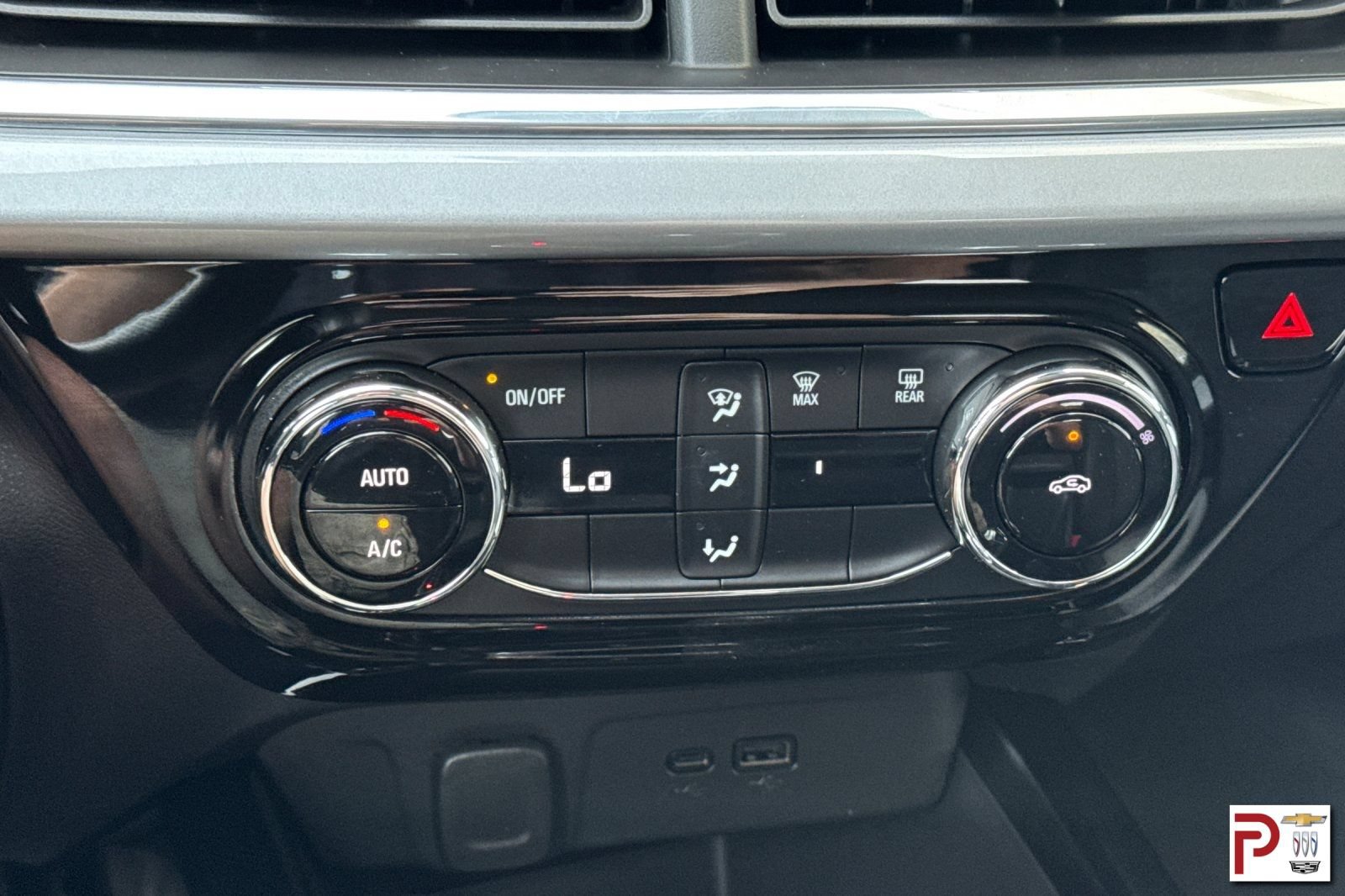 Certified 2024 Chevrolet Trax LT FWD image 22